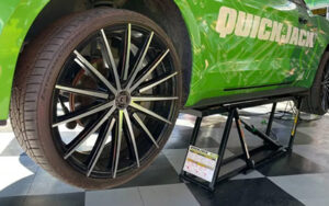 ジャッキに556はNG？正しい使い方とメンテナンス法を解説