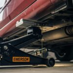 ジャッキが下がる原因と対処法｜急に落ちる前に点検を！