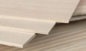 のこぎりでのベニヤ板カット術！綺麗に切る方法と道具選び