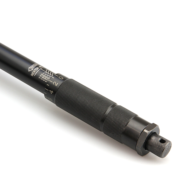 視認性が高く評判が良いのは黒の2069