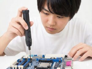 PC組み立てが劇的に楽になる電動ドライバー！おすすめと失敗しない使い方