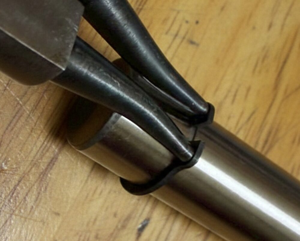 アストロ製ロックリングプライヤーの正しい使い方